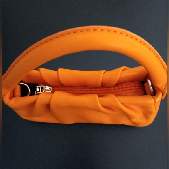 Hand Purse - Picture 2 of 5